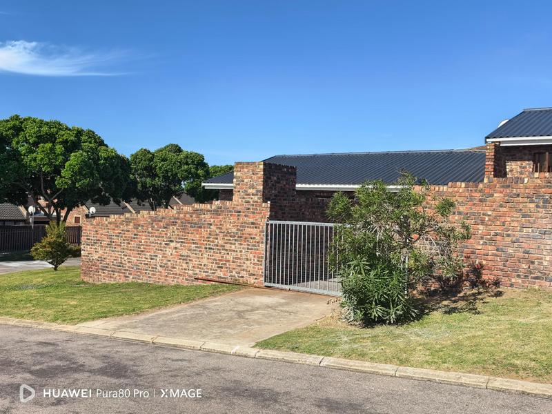 To Let 2 Bedroom Property for Rent in Heiderand Western Cape